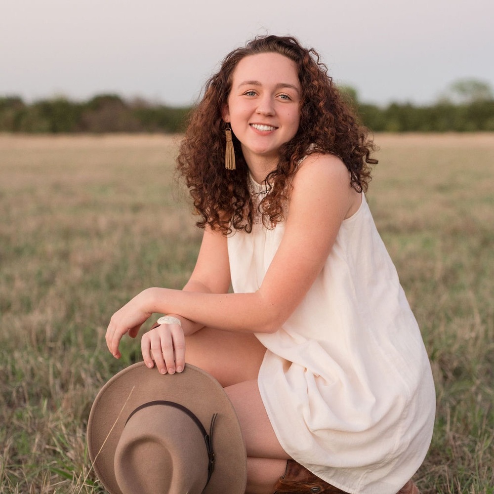 Meet your Posher, Madelynne